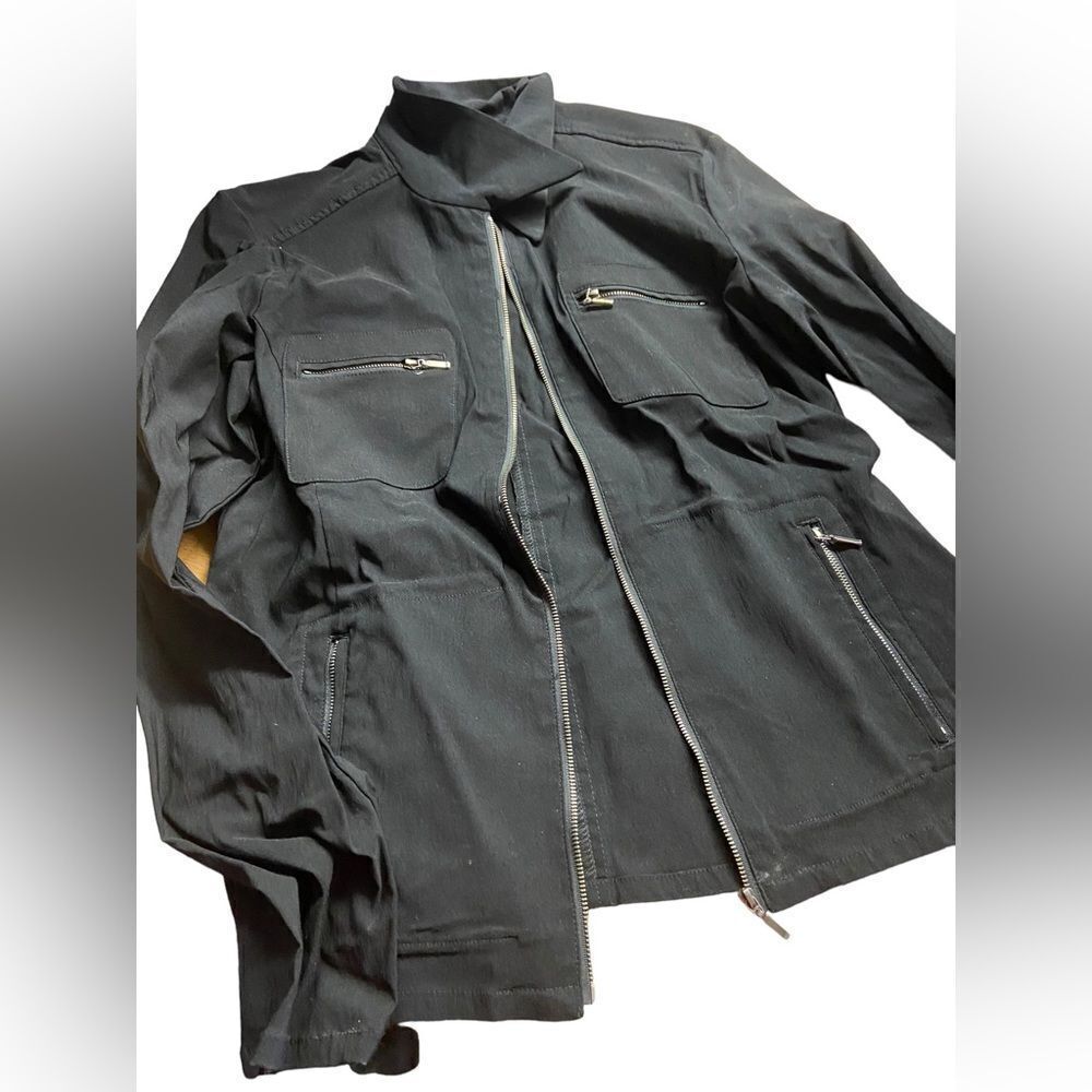 Willi Smith size 6 awesome black jacket in excellent condition super cute
